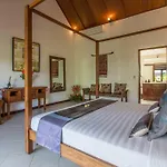 2Br Private Pool Walking Distance To The Beach